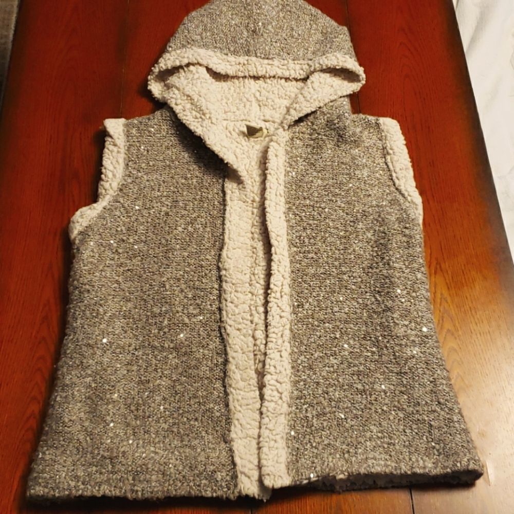 Women's sherpa lined hooded vest